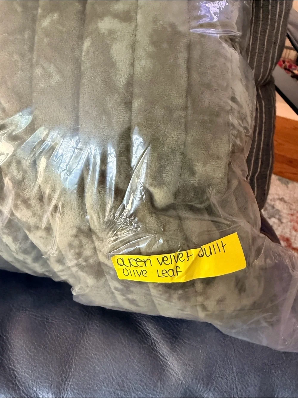 Sunday Citizen Olive Leaf Velvet & Bamboo Queen Quilt & 2 STD Shams Set.